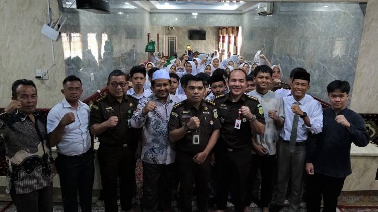 Jaksa Masuk Pesantren, Santri dan Santriwati Diajak Jauhi Narkoba, Radikalisme dan Terorisme