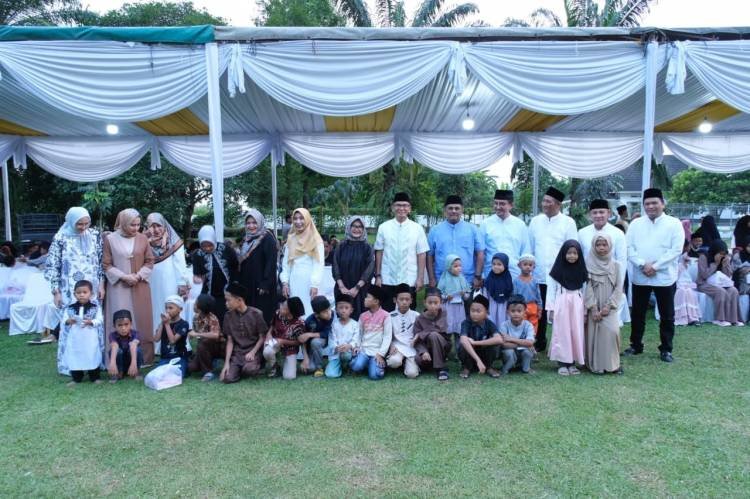 Silaturahmi dan Buka Puasa Bersama, PTPN 1 Supporting Co Santuni 200 Anak Yatim