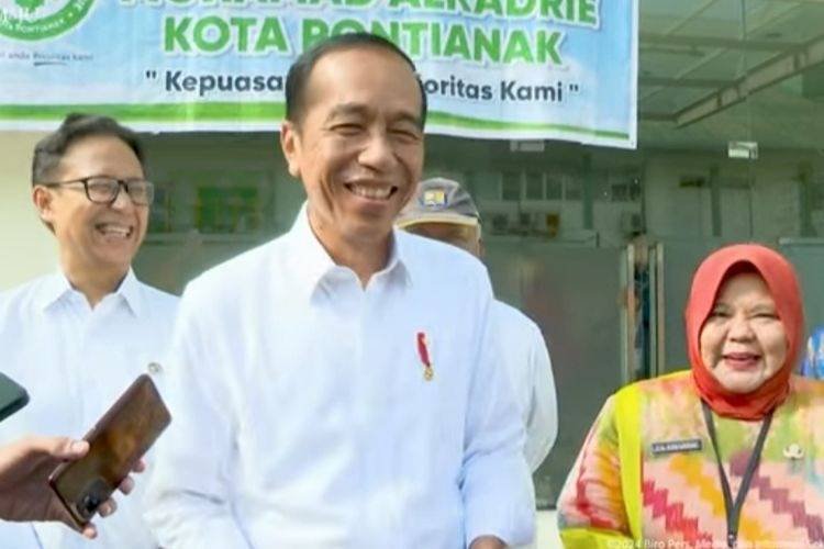 Jokowi Terkekeh Ditanya soal Ketum Golkar: Saya Ketua Indonesia Saja