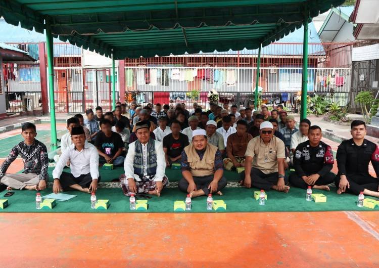 Pegawai dan WBP Rutan Tarutung Peringati Isra Miraj