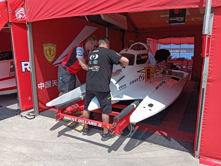 Pembalap Uji Coba Lintasan Pertamina F1 PowerBoat Danau Toba