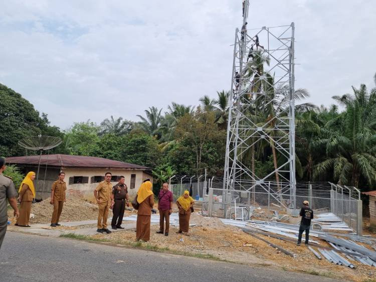 Diprotes Warga, Bupati Labusel Stop Pembangunan 3 Menara BTS di Sungaikanan