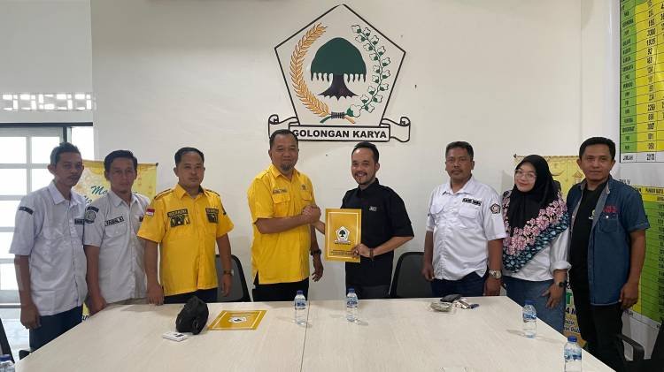 Julyadi Pulungan Ambil Formulir Pendaftaran Balon Bupati Deliserdang ke DPD Golkar