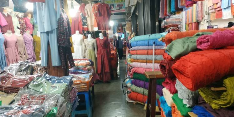 H-2 Lebaran, Pasar Horas Pematangsiantar Sepi Pengunjung