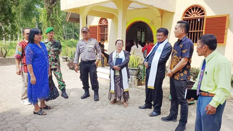Polsek Kotarih Bersama Koramil 17/KTR Sinergi Amankan Ibadah Minggu di Gereja