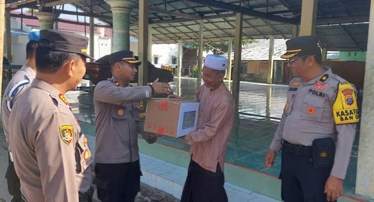 Polres Sergai Serahkan Bingkisan Lebaran dari Kapolda Sumut ke Ponpes