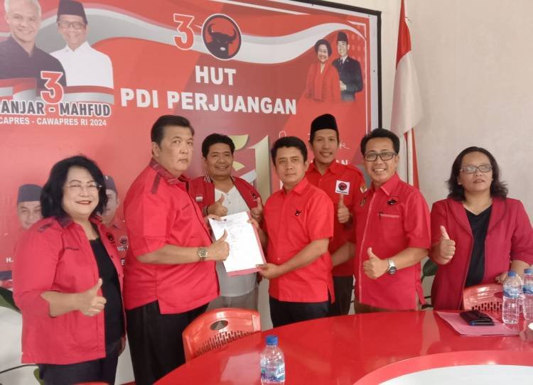 Yan Santoso Purba Daftar ke PDIP Jadi Bacalon Bupati Simalungun