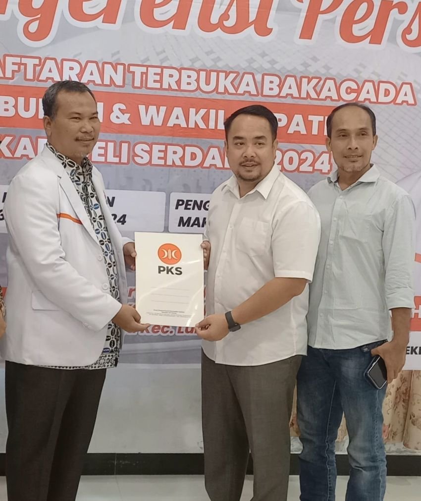 Ricky Prandana Nasution dan HM Ali Yusuf Siregar Serahkan Formulir Calon Bupati ke PKS