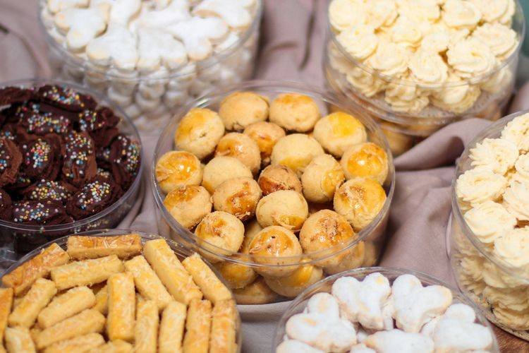 Bisnis Kue Kering Rumahan Laris Manis di Medan Jelang Lebaran