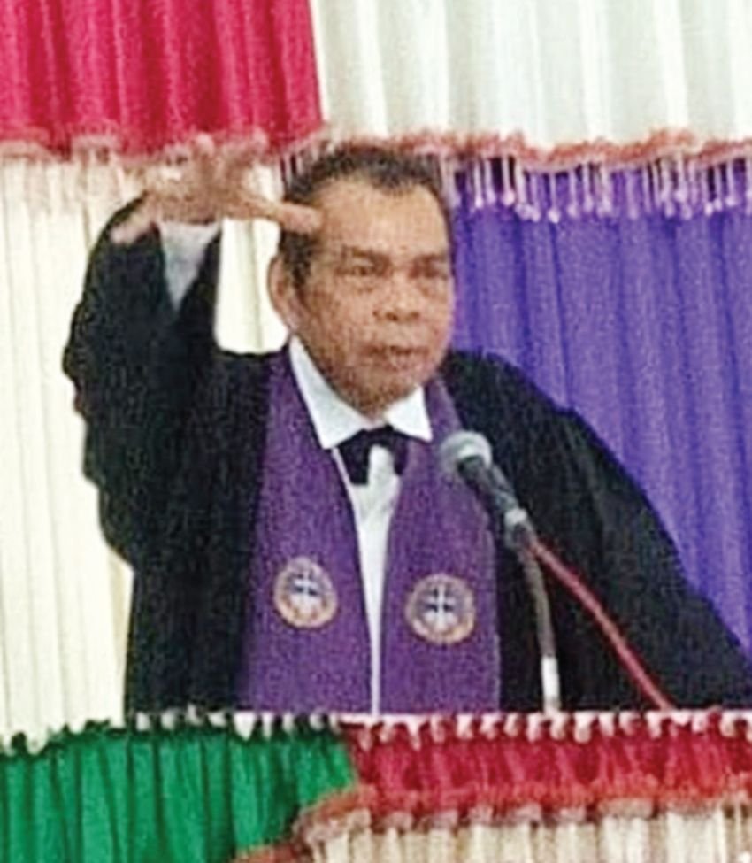 Layari Sinukaban Memasyurmedleykan Lagu Religi dalam Mimbar