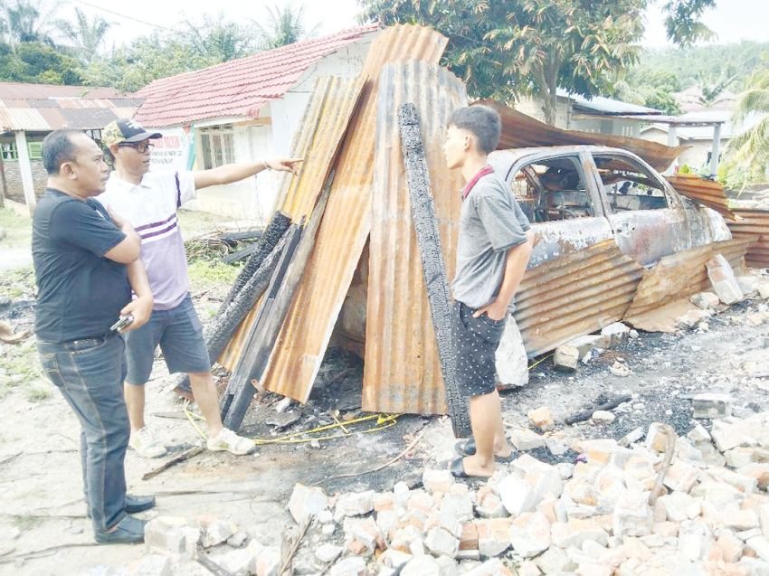 Ketua DK PWI Sumut Kunjungi Rumah Junaidi yang Diduga Dibakar OTK