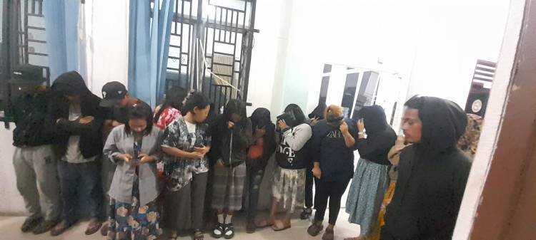 Cafe Hingga Oukup Dirazia Satpol PP Karo, 22 Orang Bukan Pasutri Diangkut