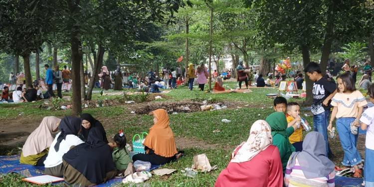 H+4 Lebaran, Pengunjung Taman Bunga Pematangsiantar Membludak