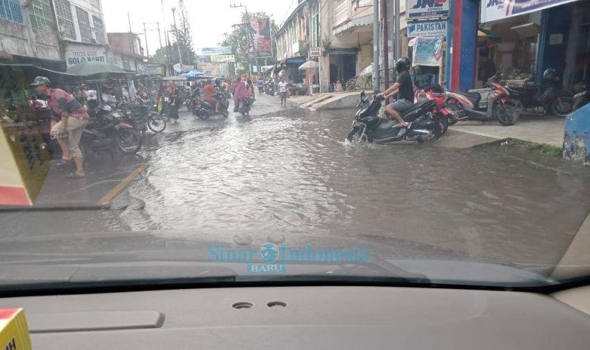 Ruas Jalan di Kota Tanjungbalai Terendam Banjir Rob