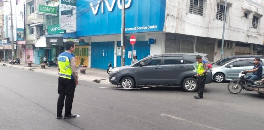 Lakalantas Mobil Angkutan Umum dengan Sepeda Motor di Pematangsiantar, 1 Tewas