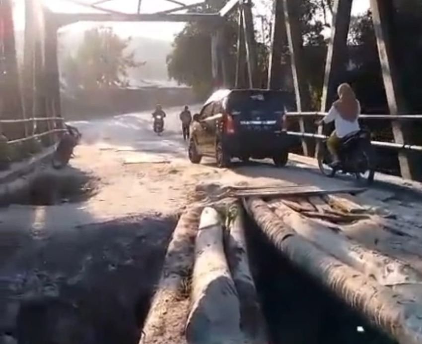 Sopir Angkutan Umum Minta Pemprov Sumut Tutup Total Jembatan Titi Besi