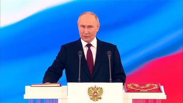 Vladimir Putin Dilantik sebagai Presiden Rusia