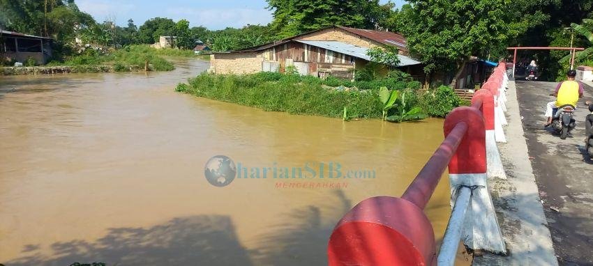 Sungai Babura Meluap, Seratusan Rumah Terendam