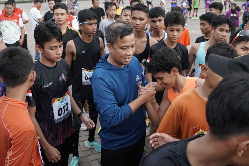 Pj Wali Kota dan Kapolres Tebingtinggi Lepas Peserta Fun Run