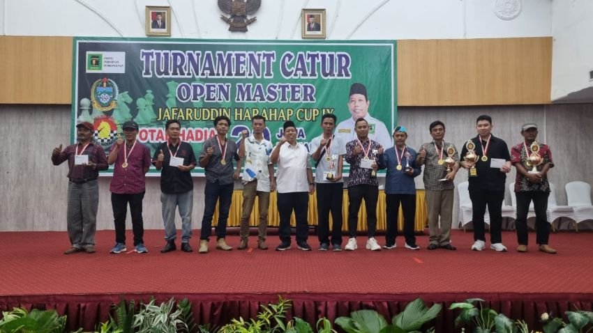 Pecatur Kota Tanjungbalai Dedi Arafi Juara Catur Open Master Jafaruddin Harahap Cup IX