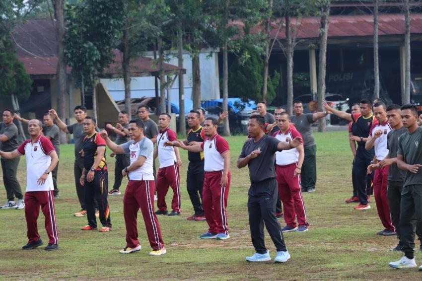 Sambut HUT Bhayangkara ke-78, Polres Pematangsiantar Olahraga Bersama TNI dan Pemko