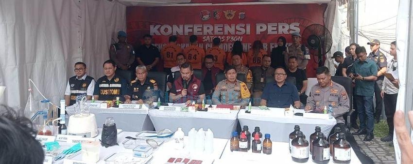 Mabes Polri dan Polda Sumut Ungkap Clandestine Laboratorium Ekstasi di Medan