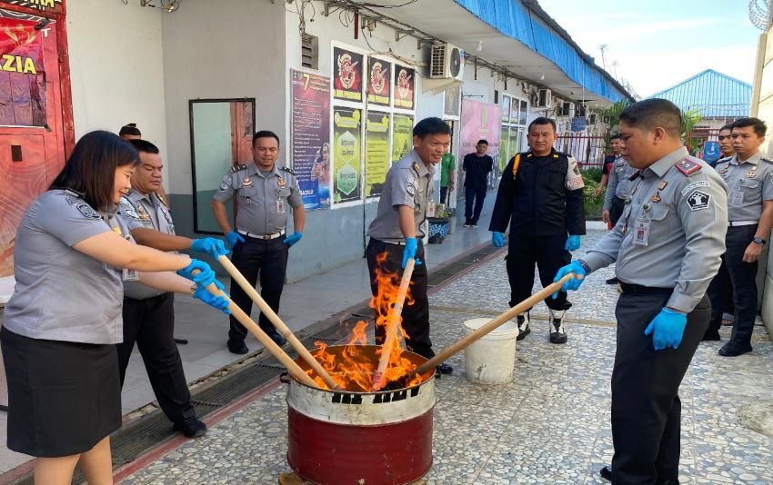 Komit Ciptakan Keamanan, Lapas Lubukpakam Musnahkan Hasil Razia