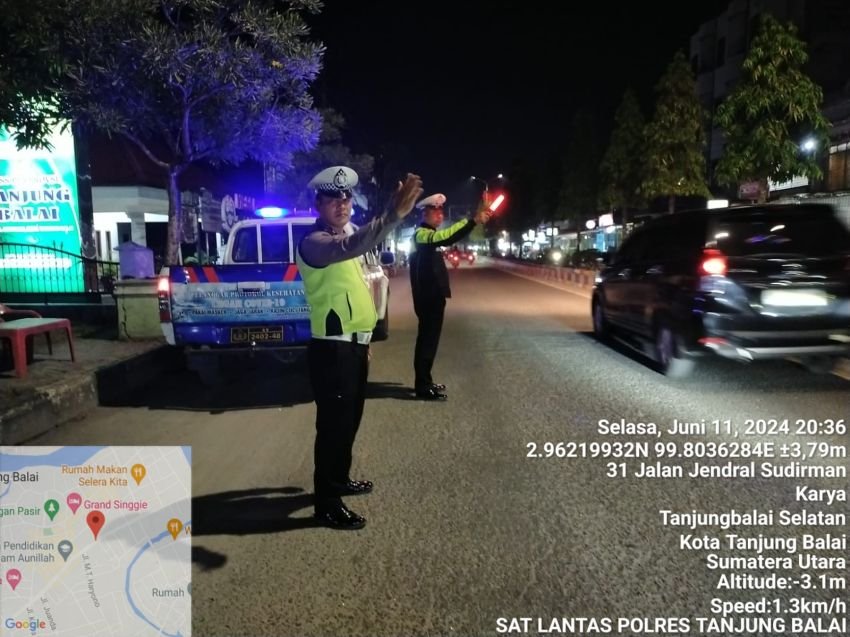 Patroli Blue Light, Sat Lantas Ciptakan Situasi Kondusif Berkendaraan Malam Hari