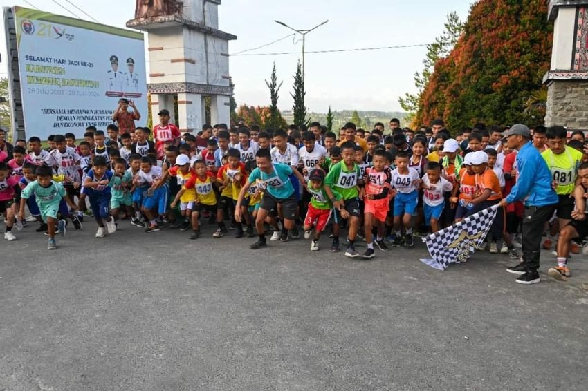 Sambut HUT ke-21, Pemkab Humbahas Gelar Fun Run 5K, Senam Massal dan Pemeriksaan Kesehatan