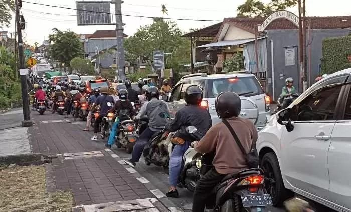 Jalan Luku I Makin Macet, Warga Desak Pemerintah Realisasikan Pelebaran