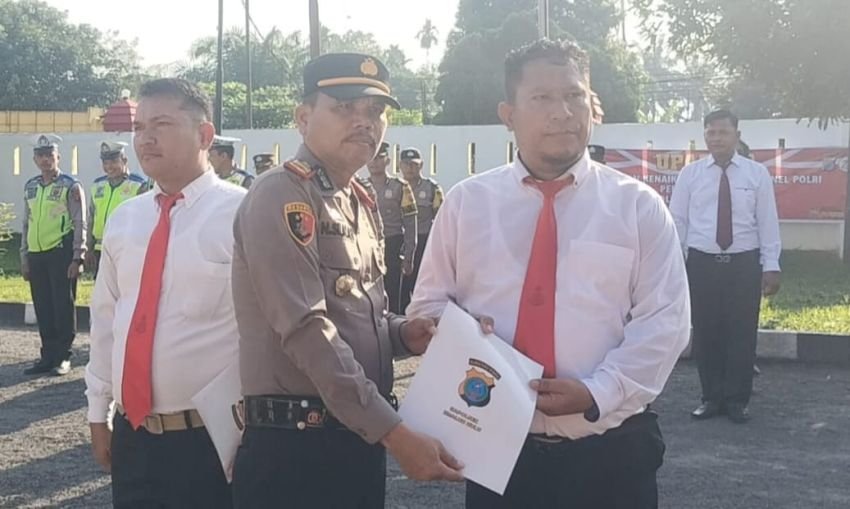 Ungkap Kasus Curanmor, Aipda Rajinsyah Siregar Terima Reward dari Kapolsek Kualuh Hulu