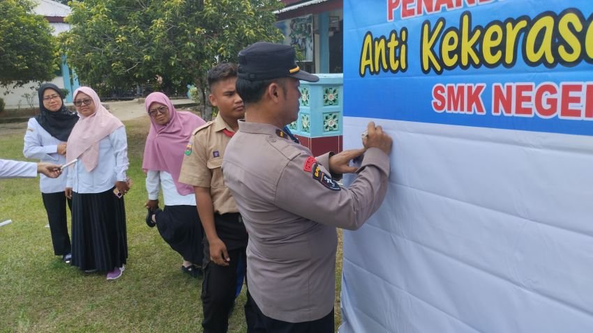 IPDA M Ruslan Pimpin Deklarasi Anti Kekerasan Dan Perudungan di SMKN 4 Tanjungbalai