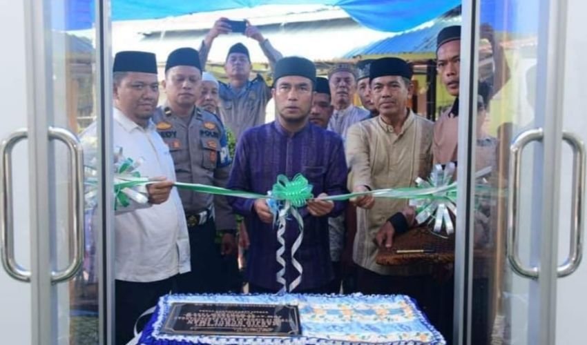 Wabup Labura Resmikan Masjid Nurul Iman Desa Parpaudangan