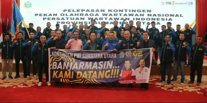 Agus Fatoni Lepas Kontingen PWI Sumut ke Porwanas XIV Banjarmasin