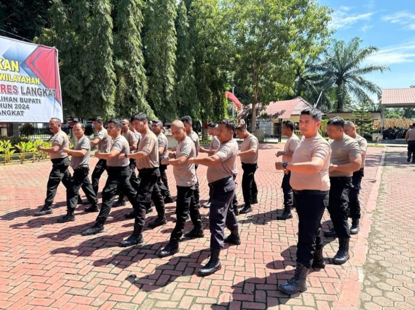 Sat Samapta Polres Langkat Gelar Latihan Dalmas untuk Ops Mantap Praja 2024