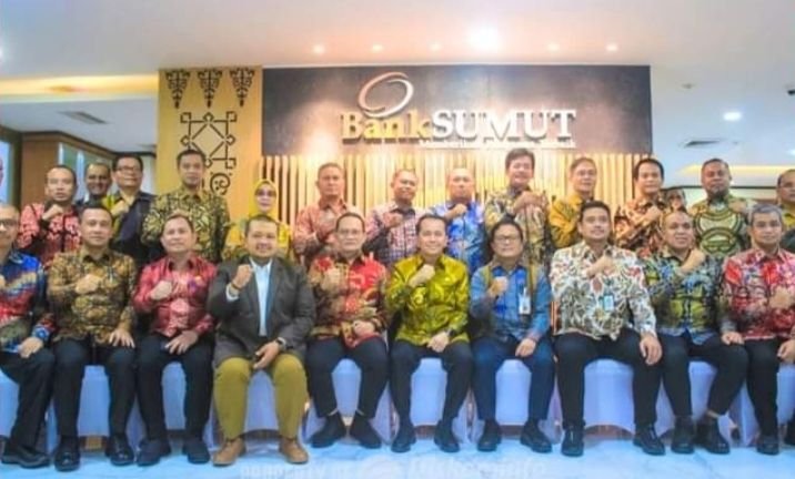 Plt Bupati Labuhanbatu Hadiri RUPS Luar Biasa Bank Sumut