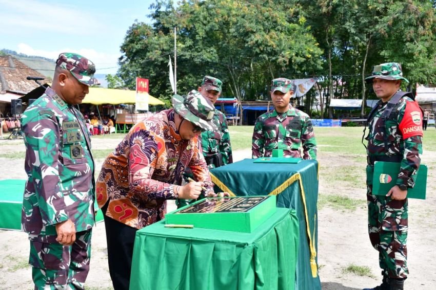 Bupati Samosir Tutup TMMD Ke 121, Pembukaan Jalan Tetap Dilanjutkan