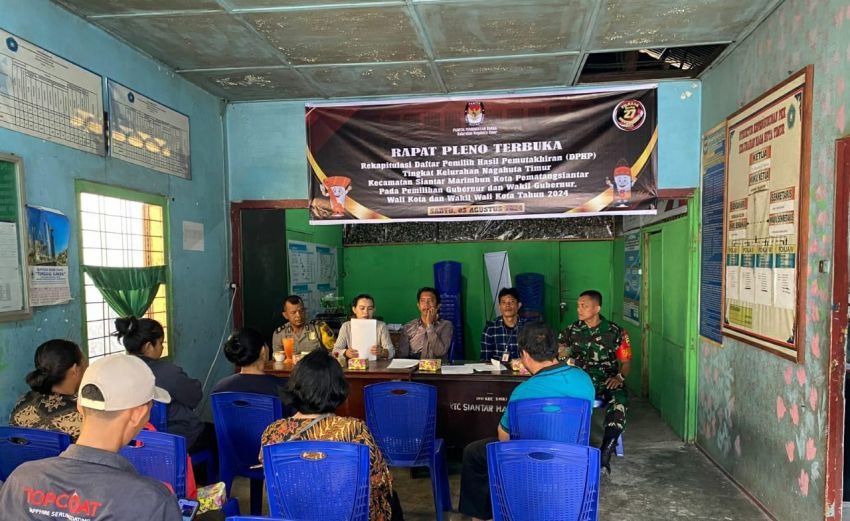 Bhabinkamtibmas Polres Pematangsiantar Hadiri Rapat Pleno Rekapitulasi DPHP Pilkada 2024