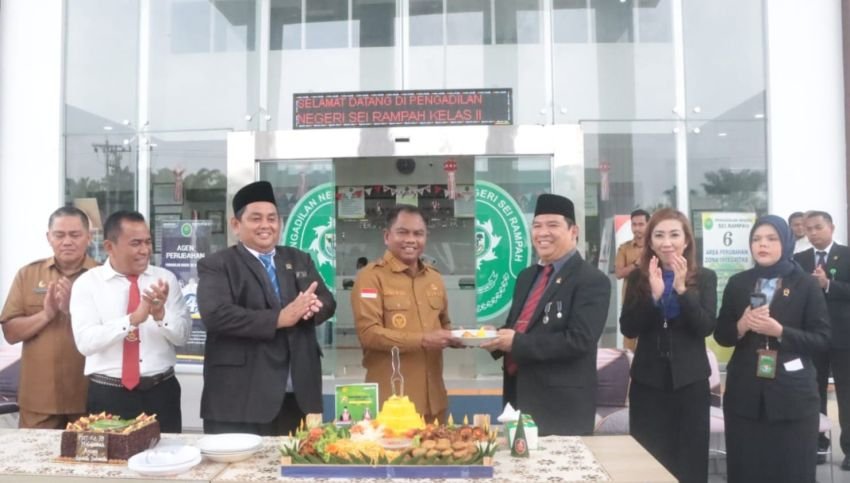 Bupati Sergai Hadiri HUT Ke-79 Mahkamah Agung RI di PN Seirampah