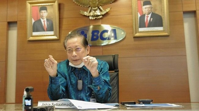 Bos BCA Sebut Pinjol dan Judi Online Bikin Daya Beli Lesu