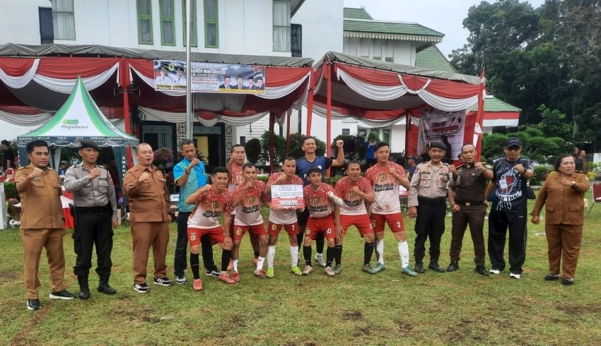 Tim Disdik Juara Turnamen Mini Soccer AntarOPD