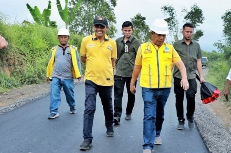 Bupati Simalungun Tinjau Lokasi Penanganan Long Segment Dua Ruas Jalan di Doloksilou