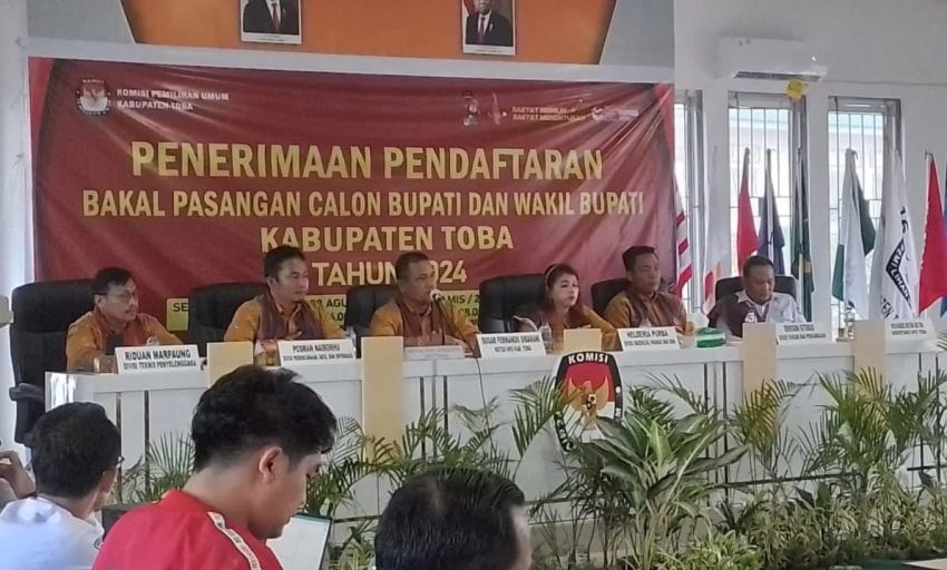 3 Bapaslon Bupati dan Wabup Toba Resmi Mendaftar