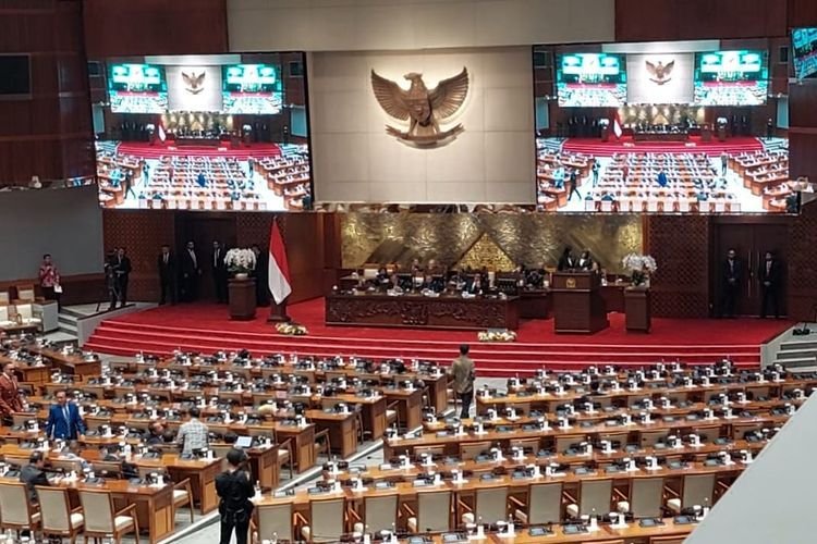 Ini Isi Revisi UU Pilkada Versi DPR dan MK