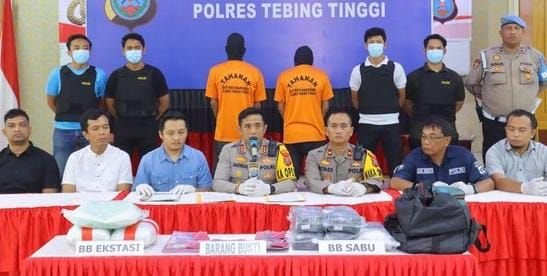 Hendak Edarkan 10 Kg Sabu dan 30 Ribu Ekstasi, Dua Pelaku Asal Tanjungbalai Ditangkap Polisi