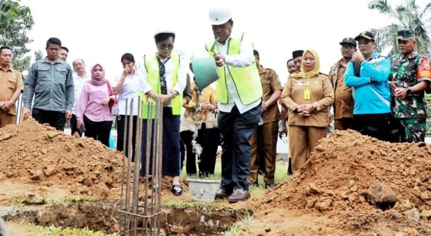 Bupati Simalungun Letakkan Batu Pertama Pembangunan RKB SMPN 1 Gunung Maligas