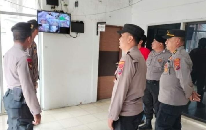 Logistik Pilkada Masuk, Polisi Kawal Ketat Gudang KPU Labuhanbatu