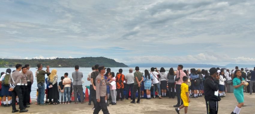 Penonton PON XXI Cabor Ski Air Di Toba Minim