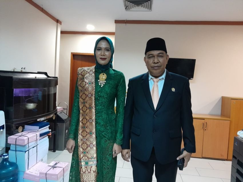 Bapak dan Anak Beda Partai Dari Dapil Deliserdang Dilantik Jadi Anggota DPRD SU