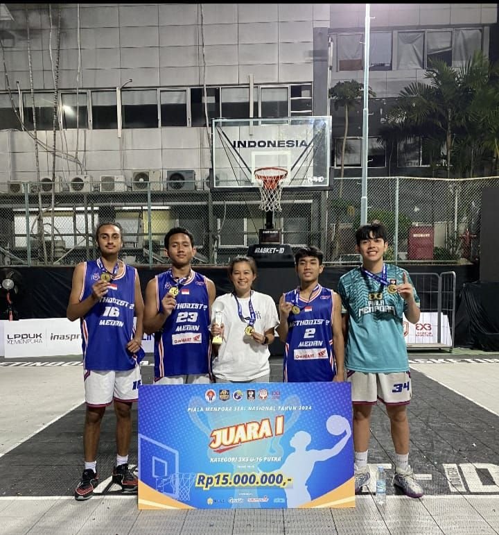 Tim SMA Methodist-2 Medan Juara 1 Sirkuit 3x3 U-16 Piala Kemenpora 2024